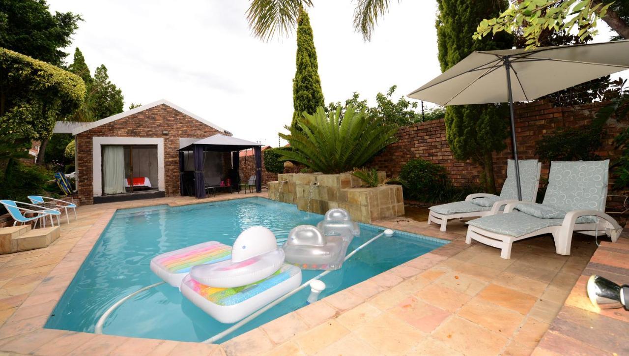 Corgi Guest House Johannesburg Bagian luar foto