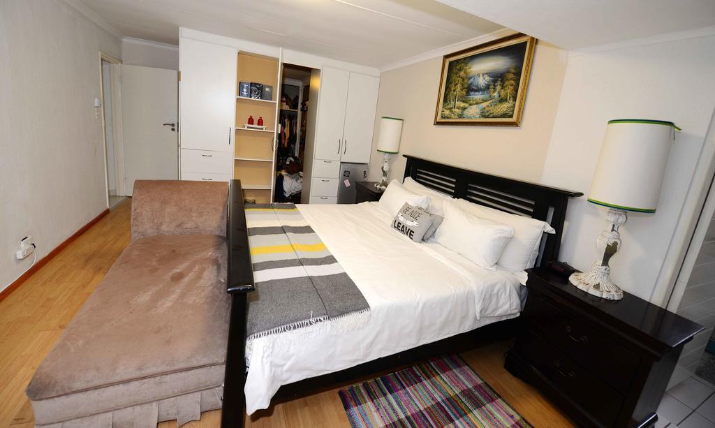 Corgi Guest House Johannesburg Bagian luar foto