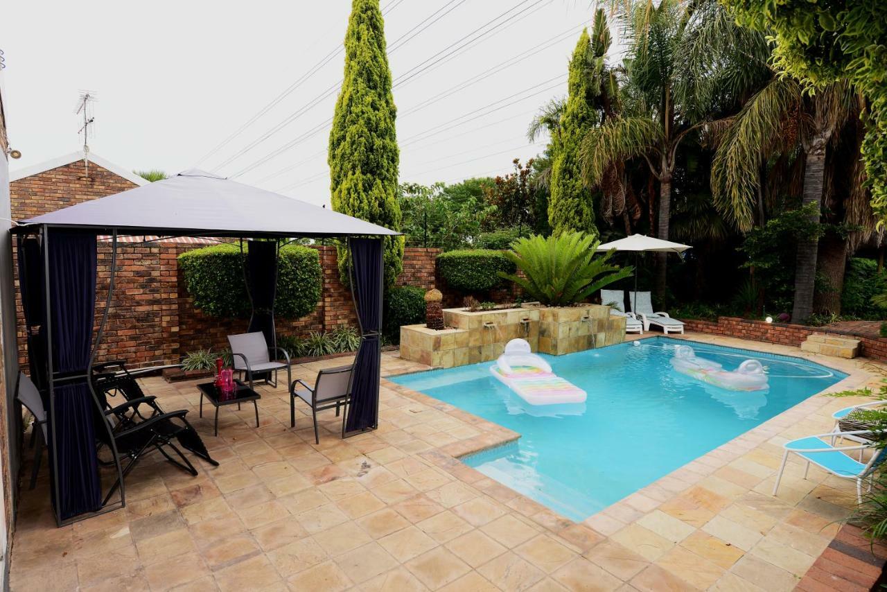 Corgi Guest House Johannesburg Bagian luar foto