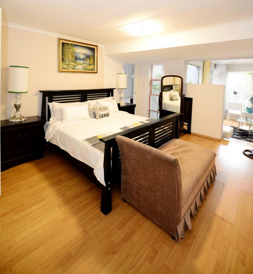 Corgi Guest House Johannesburg Bagian luar foto